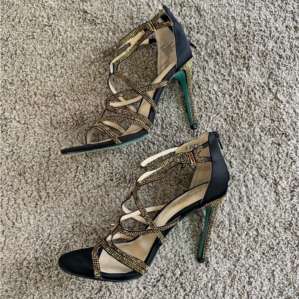 Betsy Johnson Aimee pump